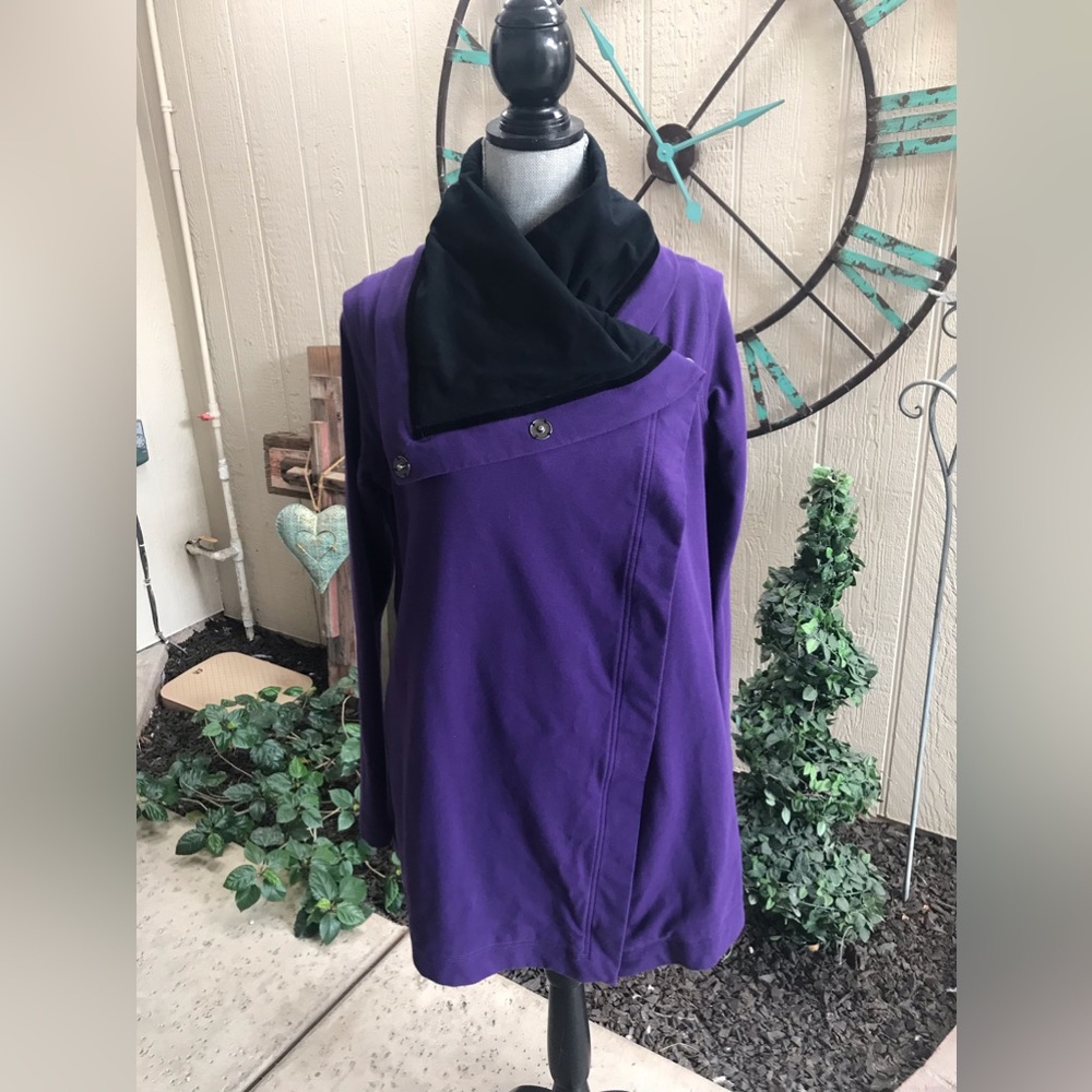 Like new! Lulu Lemon wrap lined purple sweatshirt/ jacket